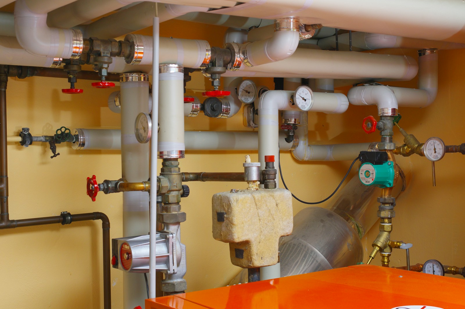 Modern property building services — plumbing, heating and air-conditioning